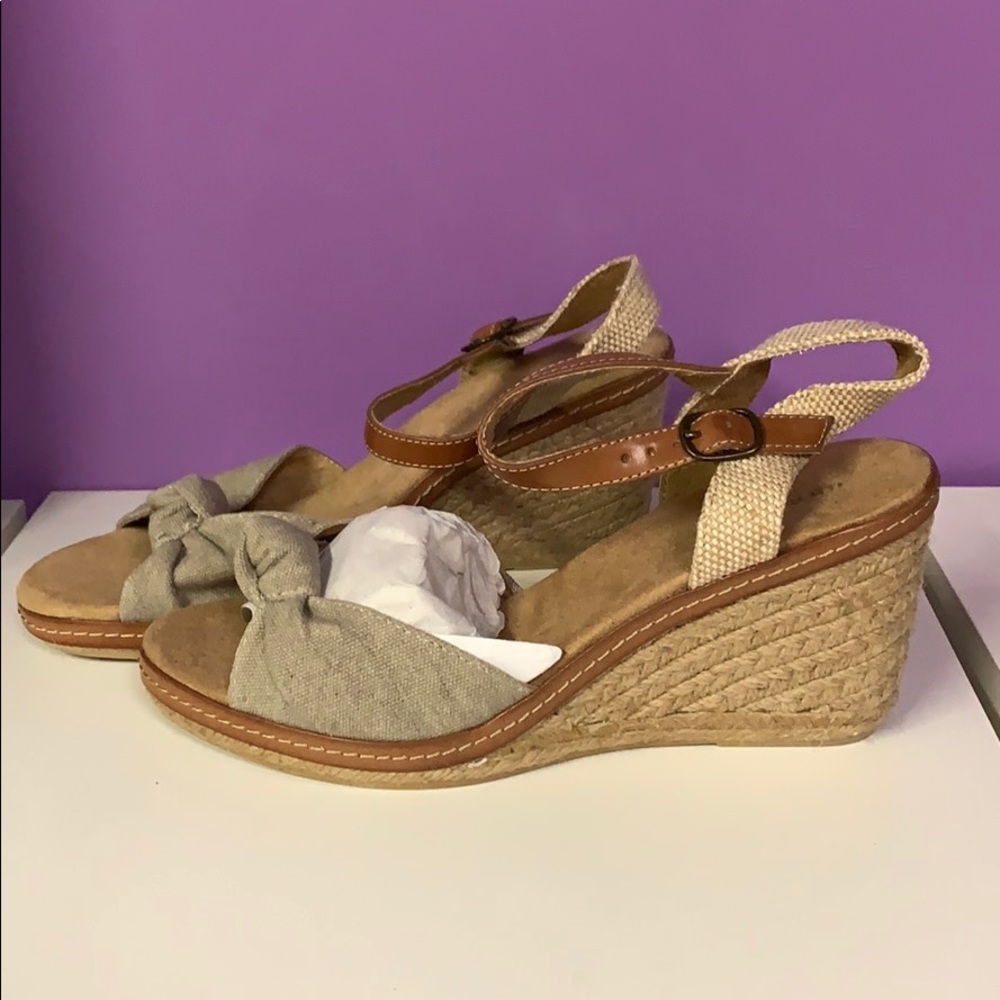 Brand new wedges
